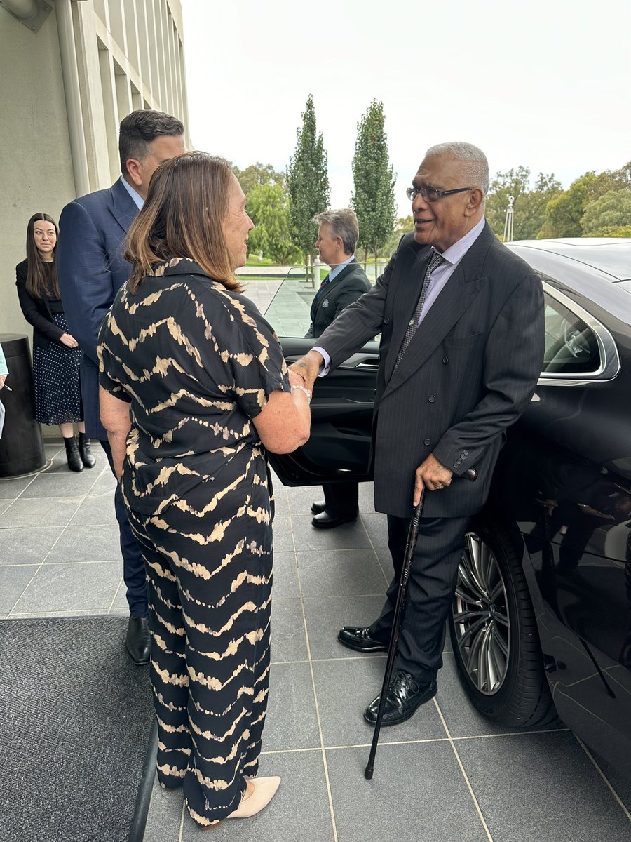 Presiding Officers of the Parliament of #Australia, Senator the Hon. Sue Lines, President of the Senate and Hon. Milton Dick MP, Speaker of the House of Reps welcomes #FijiParl Speaker Hon. Naiqama Lalabalavu at #Parliament House. 🇫🇯🤝🇦🇺#Vuvale @AboutTheHouse @AuSenate