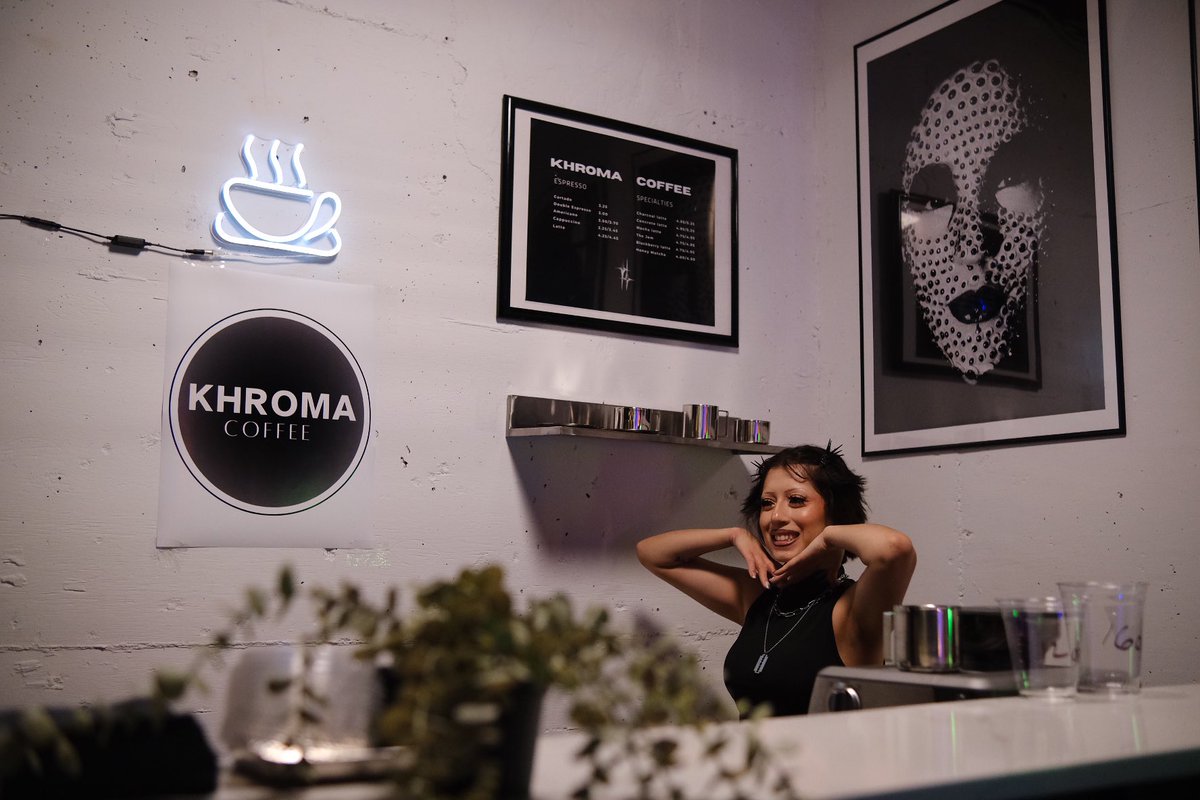 been awhile since I’ve shot but got some quick pictures of the homies at Elvry Studio’s grand opening