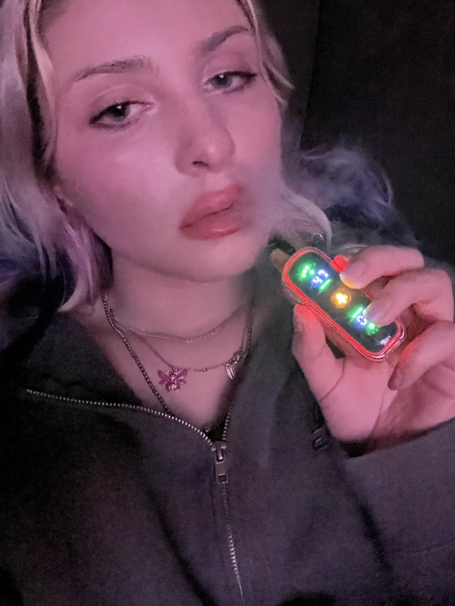 Raatma666's tweet image. my #apologies dude im #geeking off the #geekbar