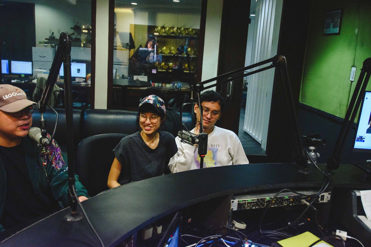 Monster RX93.1 (@rx931) on Twitter photo Alternative OPM band <a href="/carouselcslts/">Carousel Casualties</a> made sure to stop by the Monster last week to talk about their latest song 'hindi ko alam' and more! Thanks for the visit, y'all! 🎠 #CarouselCasualtiesGoesAllOut
Watch their full #AllOut interview here: facebook.com/rx931/videos/4… #RX931 Alternative OPM band <a href="/carouselcslts/">Carousel Casualties</a> made sure to stop by the Monster last week to talk about their latest song 'hindi ko alam' and more! Thanks for the visit, y'all! 🎠 #CarouselCasualtiesGoesAllOut
Watch their full #AllOut interview here: facebook.com/rx931/videos/4… #RX931