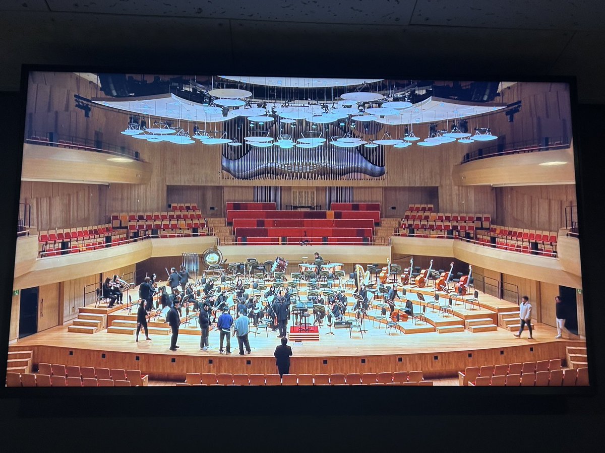 무대에선 안 이쁘고 실황카메라로 보면 이쁜 곳

#일상 #연주 #스팽 #펨키 #구인