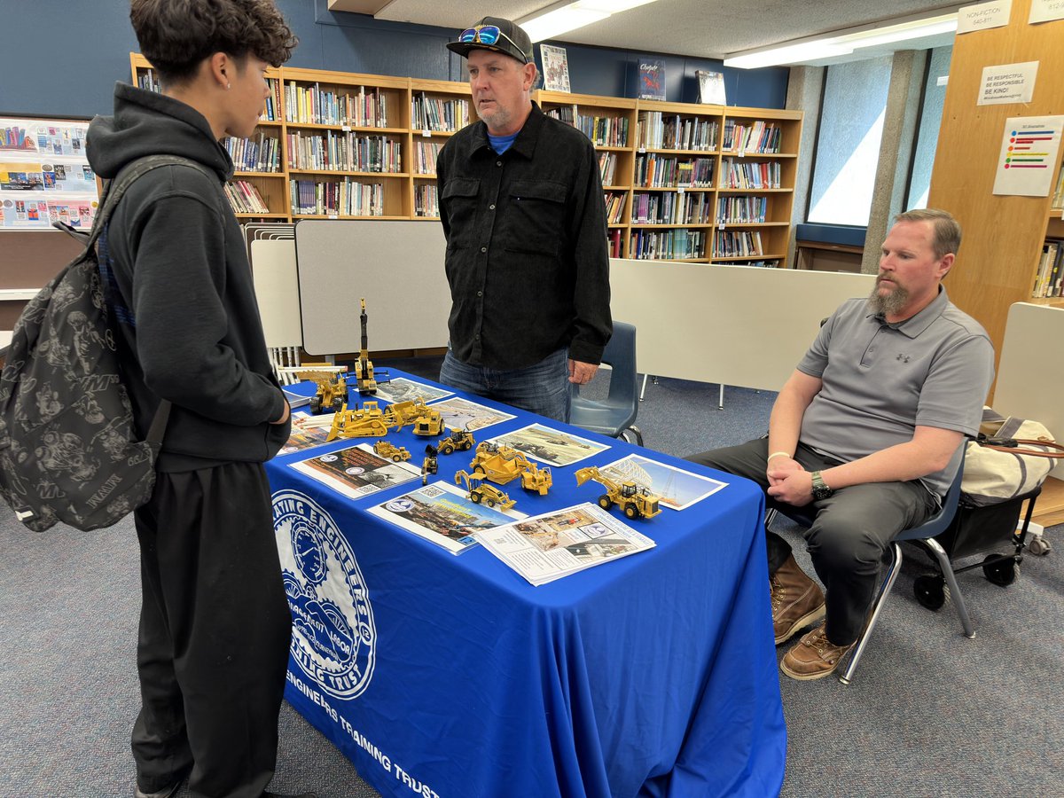 yhs_careerctr's tweet photo. YHS Trades Career Fair 2024 , thank you ROP AMBASSADORS  AND ALL PARTICIPANTS ! We can’t do this with out you all ! And the amazing Ms. Garza ! https://t.co/lqXmlIdToF
