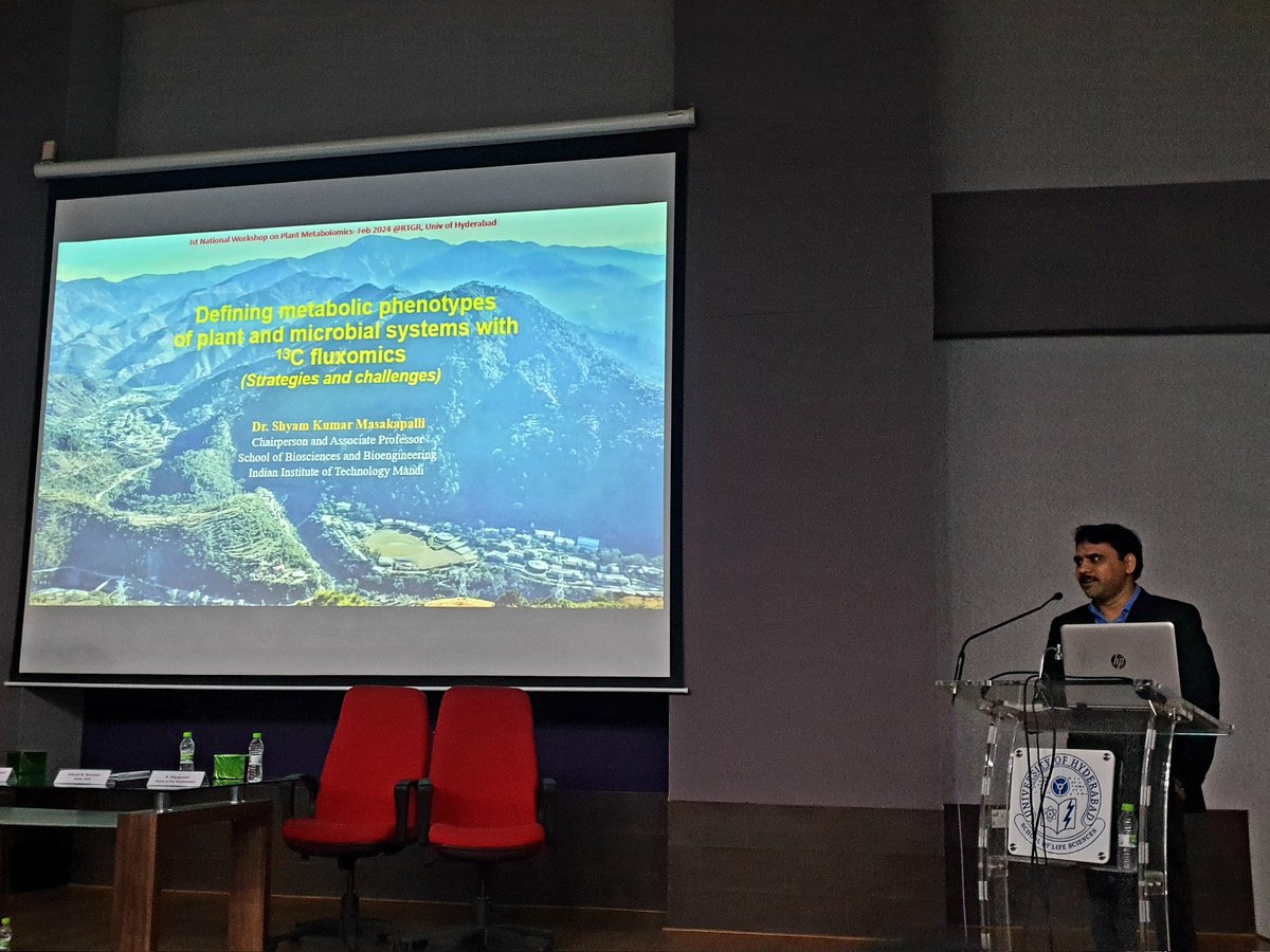 Kickstarting the "Ist National workshop on Plant Metabolomics: from sample preparation to data analysis" by the release of workshop manual by the dignitaries and inaugural lecture by <a href="/SKMasakapalli/">Shyam Kumar Masakapalli</a> (26.02.2024)

<a href="/HydUniv/">Univ of Hyderabad</a> <a href="/slsuohyd/">School of Life Sciences, University of Hyderabad</a> <a href="/RTGR_Hyderabad/">Rameshwar Sharma</a>