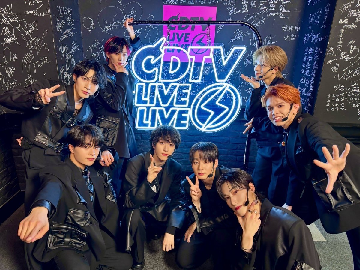 TBSCDTV's tweet photo. #CDTVライブライブ
今夜も激アツLIVEをお届け♪
本番直前ショットで実況中だよ📸

🎥主題歌フェス🎥
このあとは
#OCTPATH が登場🕺🌟

メンバーの #太田駿静 出演のドラマ主題歌
「OCTAVE」をフルサイズライブ⚡️⚡️

#CDTV
#TBS https://t.co/SQDu4djiUM