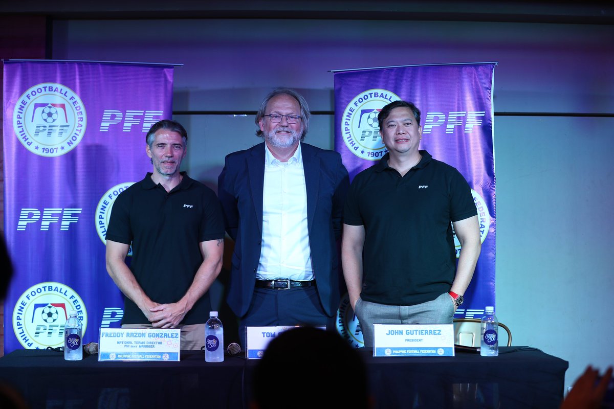 philfootball's tweet photo. The Philippine Football Federation welcomed new Menโs National Team ๐ต๐ญ head coach Tom Saintfiet
He is set to lead the team heading into the FIFA World Cup 2026 qualifiers against Iraq this March 2026.
#PFF #PHIMNT https://t.co/dH3Kn5yvSF