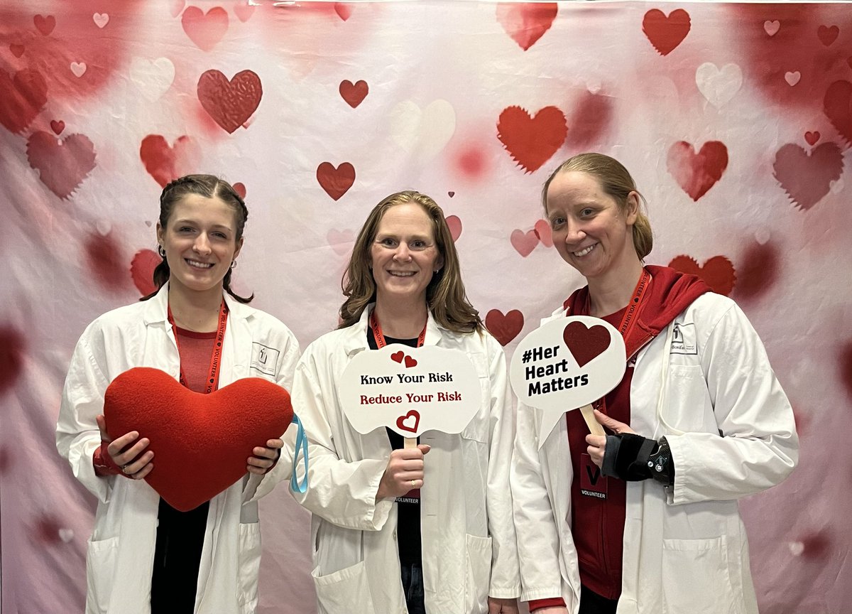 A great week of #WomensHeartHealth awareness! <a href="/CWHHAlliance/">Canadian Women's Heart Health Alliance (CWHHA)</a> <a href="/HeartandStroke/">Heart & Stroke</a> So much fun volunteering with amazing colleagues! Excited for more events and collaborations with the inspiring and passionate <a href="/jackie_ratz/">Jackie Ratz 🇨🇦</a>