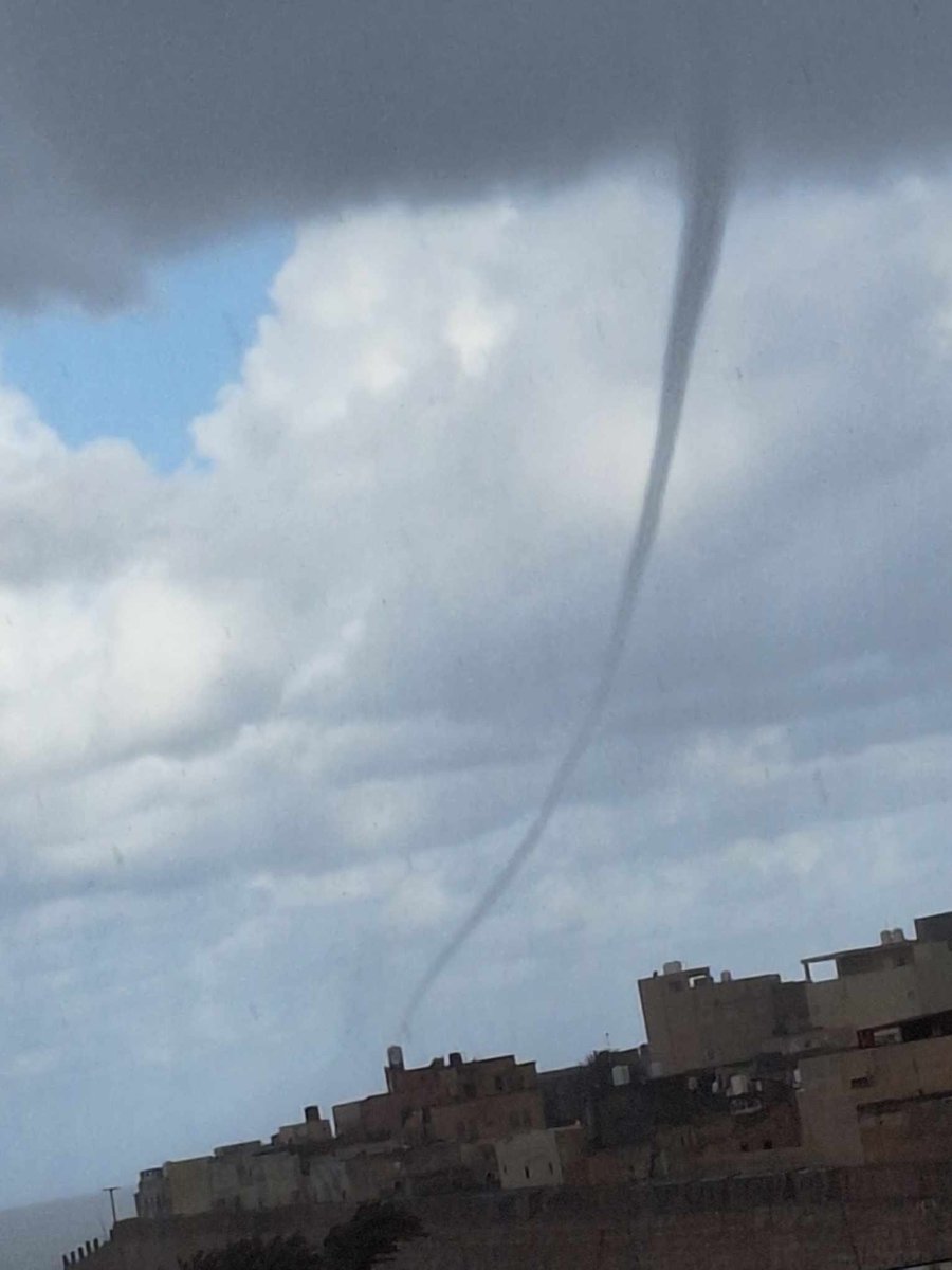 igolask's tweet photo. 🌪️🇱🇾 25/02/2024 10:15 (+/- 15 min) - #Waterspout was observed yesterday in #Tripoli, #Libya.
@essl_ecss @ICWR @KuehneTLow @Arab_Storms @Climateextreme9 @Arab_Climate @PavanFederico00
#ESWD #essl #weather #meteo #weathernews
📸Source: جو ليبيا بالعامية (on Facebook) https://t.co/IXlzvHiK13