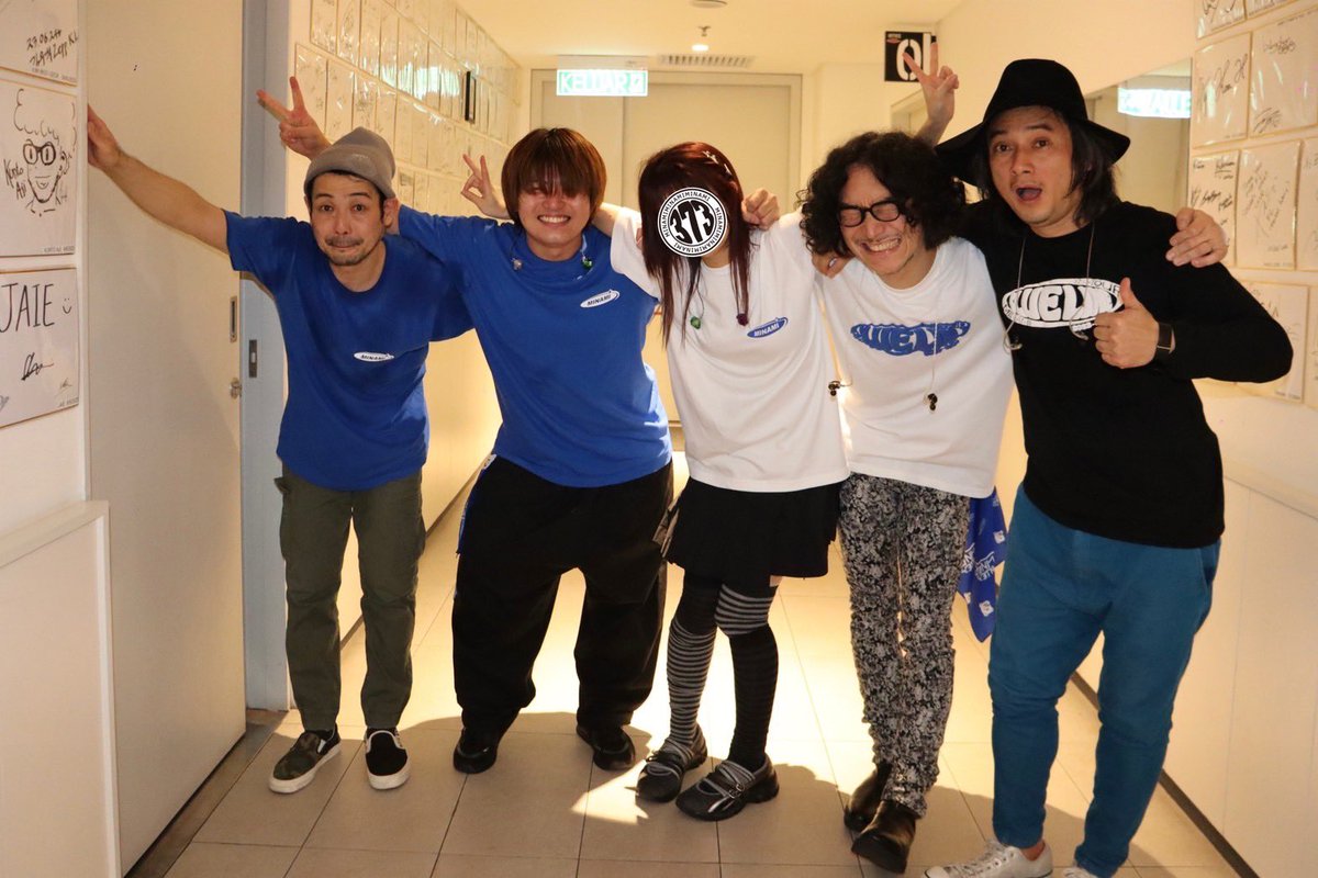 mafumafu_bass's tweet photo. 美波BLUE LINE ASIA-TOUR
マレーシアにて無事ツアー完走

もう一度この大歓声と熱狂のるつぼ
中でライブできますよーに🔵

マレーシアに連れて行ってくれて
ありがとう>美波様

#373blueline
#美波青ツ
#美波ぼっち https://t.co/rQA3bGmuPs
