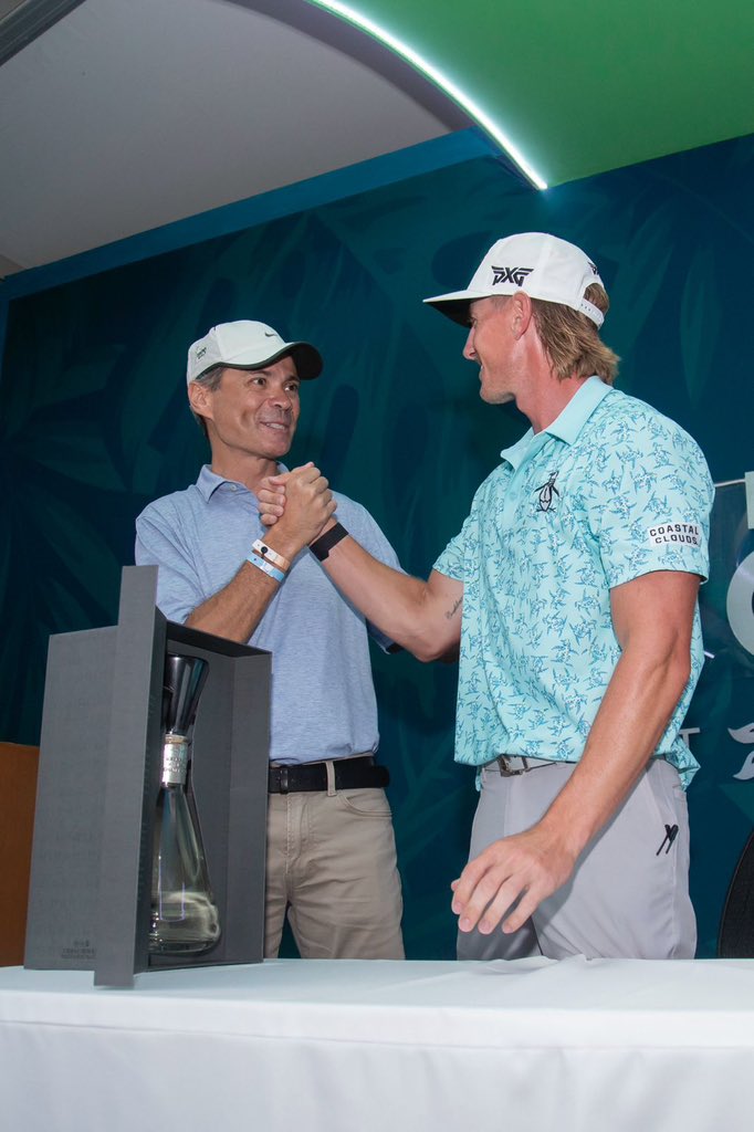 Mexico Open at VidantaWorld (@mexicoopengolf) on Twitter photo Con un juego impecable, <a href="/knapptime_LTD/">Jake Knapp</a> se corona como el campeón del Mexico Open at Vidanta. ¡Una exhibición de maestría y elegancia en el green! <a href="/dobeltequila/">Maestro Dobel</a>
#MexicoOpenAtVidanta Con un juego impecable, <a href="/knapptime_LTD/">Jake Knapp</a> se corona como el campeón del Mexico Open at Vidanta. ¡Una exhibición de maestría y elegancia en el green! <a href="/dobeltequila/">Maestro Dobel</a>
#MexicoOpenAtVidanta