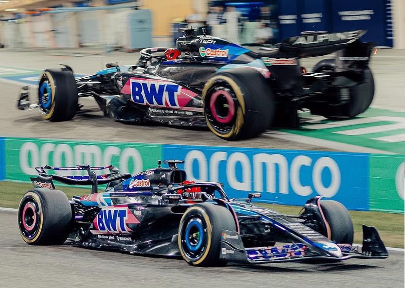 DanArmitage1990's tweet photo. #F1Testing is over, but it’s been another incredible experience out in Bahrain before the season gets underway next weekend 🏎️🏁🇧🇭 looking forward to seeing the family when I get home 👨👩👧❤️ #BahrainTesting #BahrainF1 #F1 #AlpineF1 https://t.co/Z4AuAbgMcb