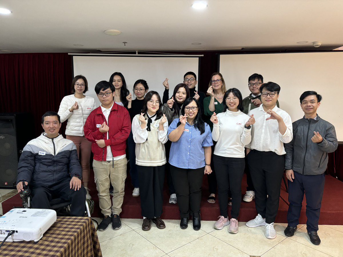 Just finished a terrific workshop with our Vietnamese Youth Advisory Council here in Hanoi- taking the first steps to develop an app to promote youth #MentalWellness in 🇻🇳@UBC_Psychiatry @DrRaymondLam @erin_michalak @gacd_media