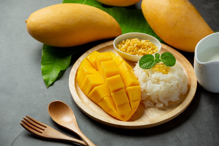 GEMMA_ZX's tweet photo. @keekihimedesu We,Thai pp,  do recommend you to try sticky rice 🍚 with mango 🥭 .That's our trade mark. https://t.co/e0Zz8yHjQF