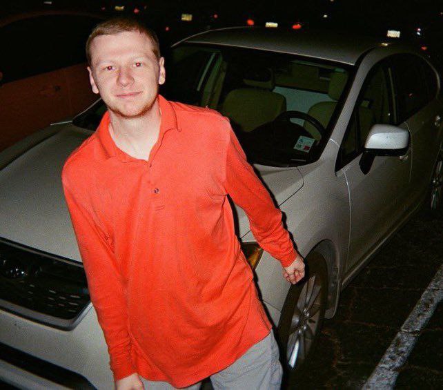 #Amerika'nın #İsrail'in #Gazze'deki soykırıma verdiği desteğe tepki göstermek için kendisini yakan 25 yaşındaki ABD askeri #AaronBushnell'in, hayatını kaybettiği bildirildi.

🔻"Soykırıma suç ortağı olmayacağım" diyen Bushnell'in son sözleri "Özgür #Filistin" oldu.