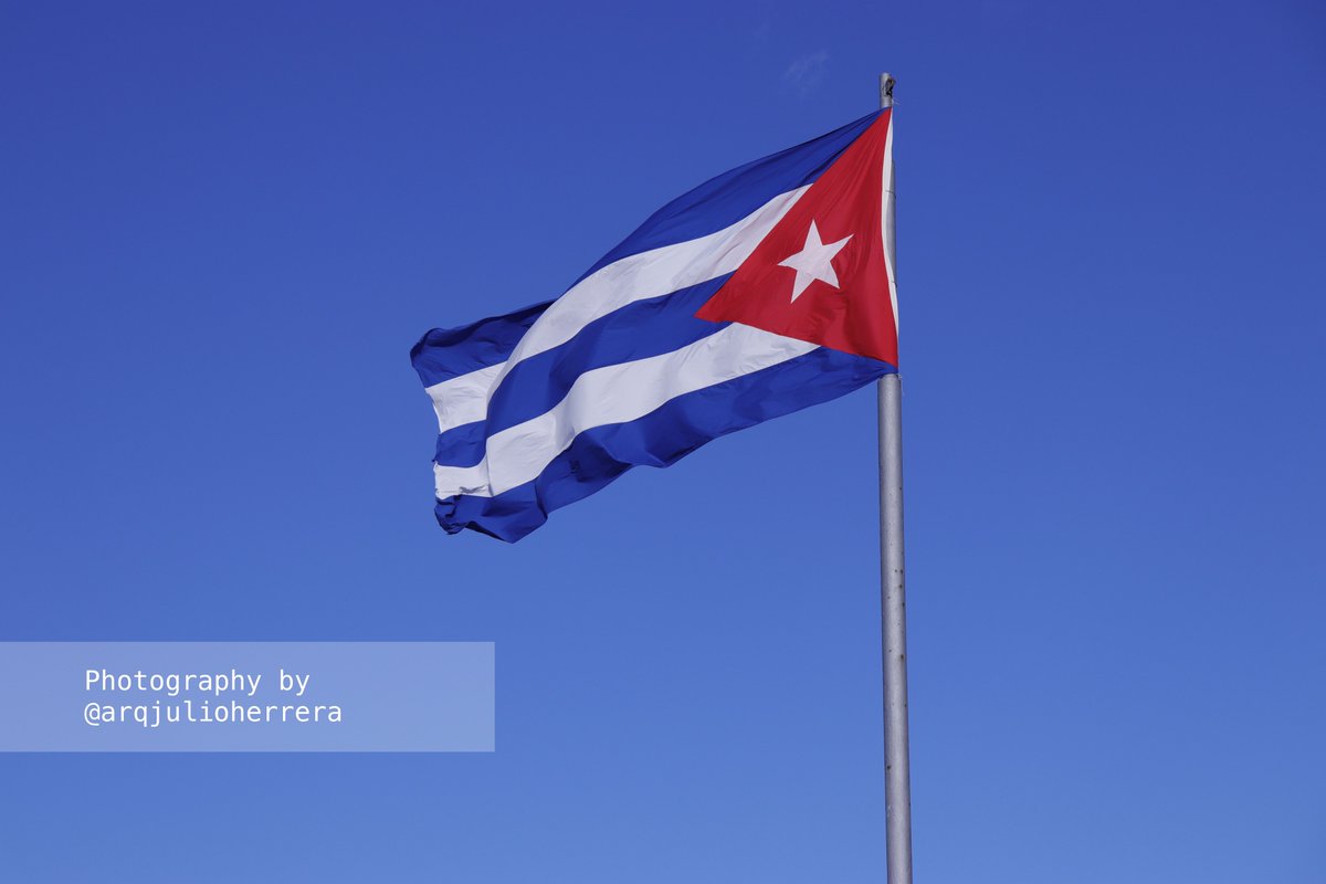 Nuestra bandera es hermosa, y es de todos los cubanos 🇨🇺 no de un grupúsculo selecto en el poder. #Cuba #BanderaNacional