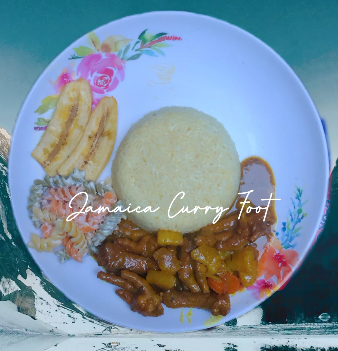 bailey1_egerton's tweet photo. Curry Chicken Foot, Ripe Plantain, White Rice, Pasta. 🇯🇲 https://t.co/qxsDGBxtHg