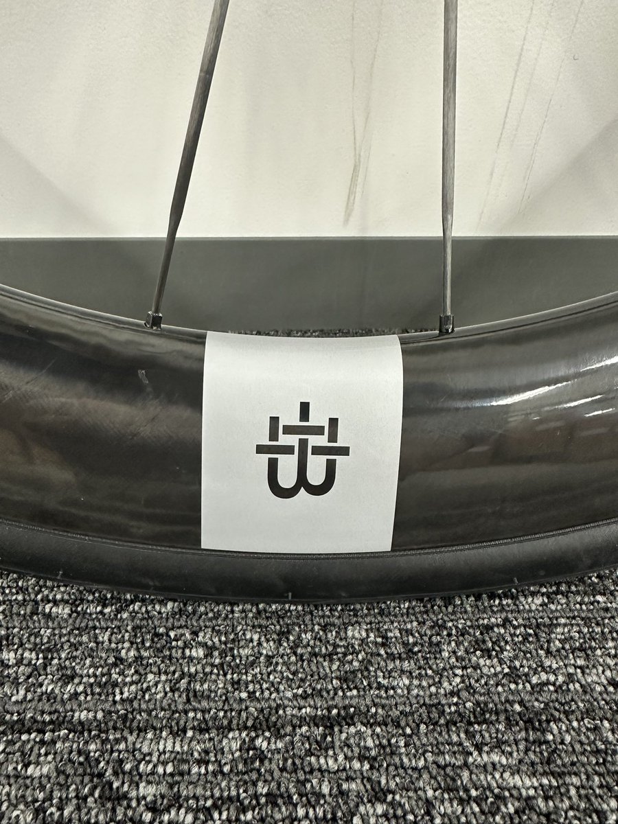 トライスポーツ #blackinc BLACK INC 48/58ホイール、OSTRO VAM2.0と