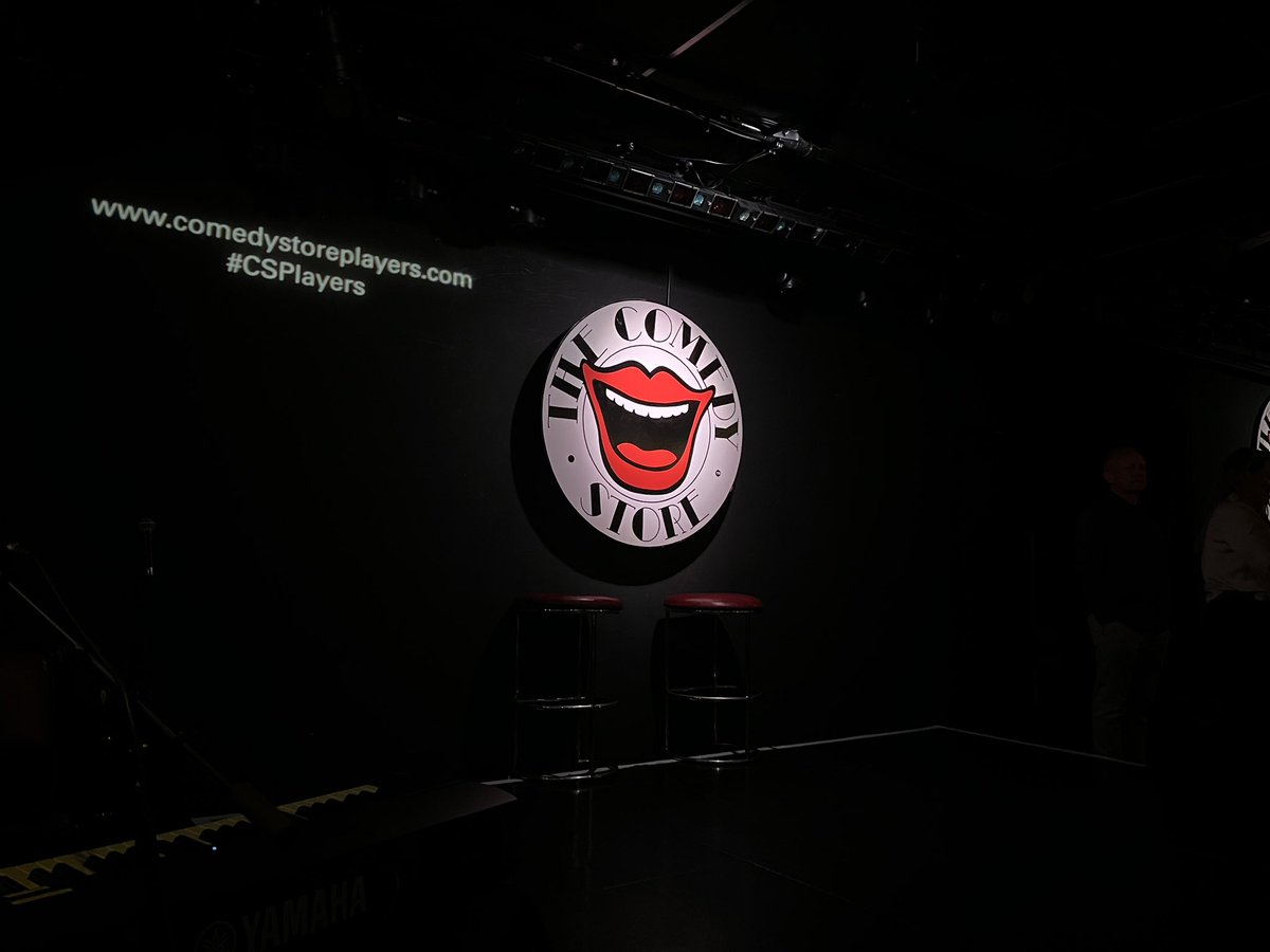 Funnier & filthier than I find words to describe! Of course it would be with genius @JulianClary (Harriet, Susan, man with Northern accent 😂🤣) joining the fabulous #CSPlayers @comedystoreuk Think JustAMinute on steroids. Stand-up but next level. Laughs galore, a perfect night👏