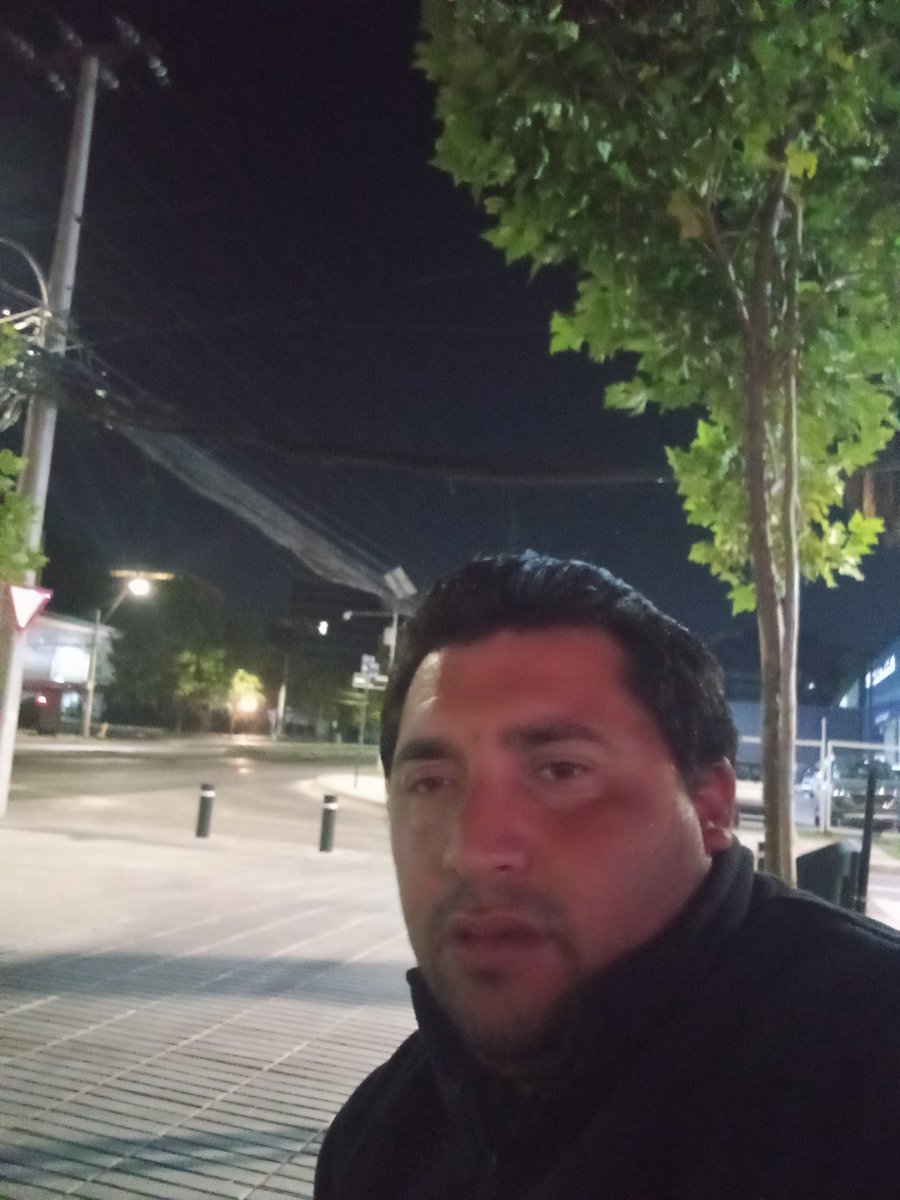 riveraretamal's tweet photo. Vamos ayudenme con un RT, yo llegué desde la Región del Maule Cauquenes hasta Santiago por motivo laboral, los arriendos con la garantía están muy caros, pero se el apoyo de muchos me ayudara a que Dios toque el corazón de alguien, además estoy estudiando. https://t.co/dm7FfAICAQ