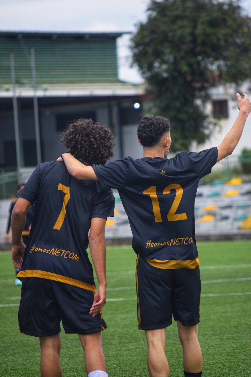 A dónde vayamos a jugar juntos siempre dejamos huella 🤍🖤