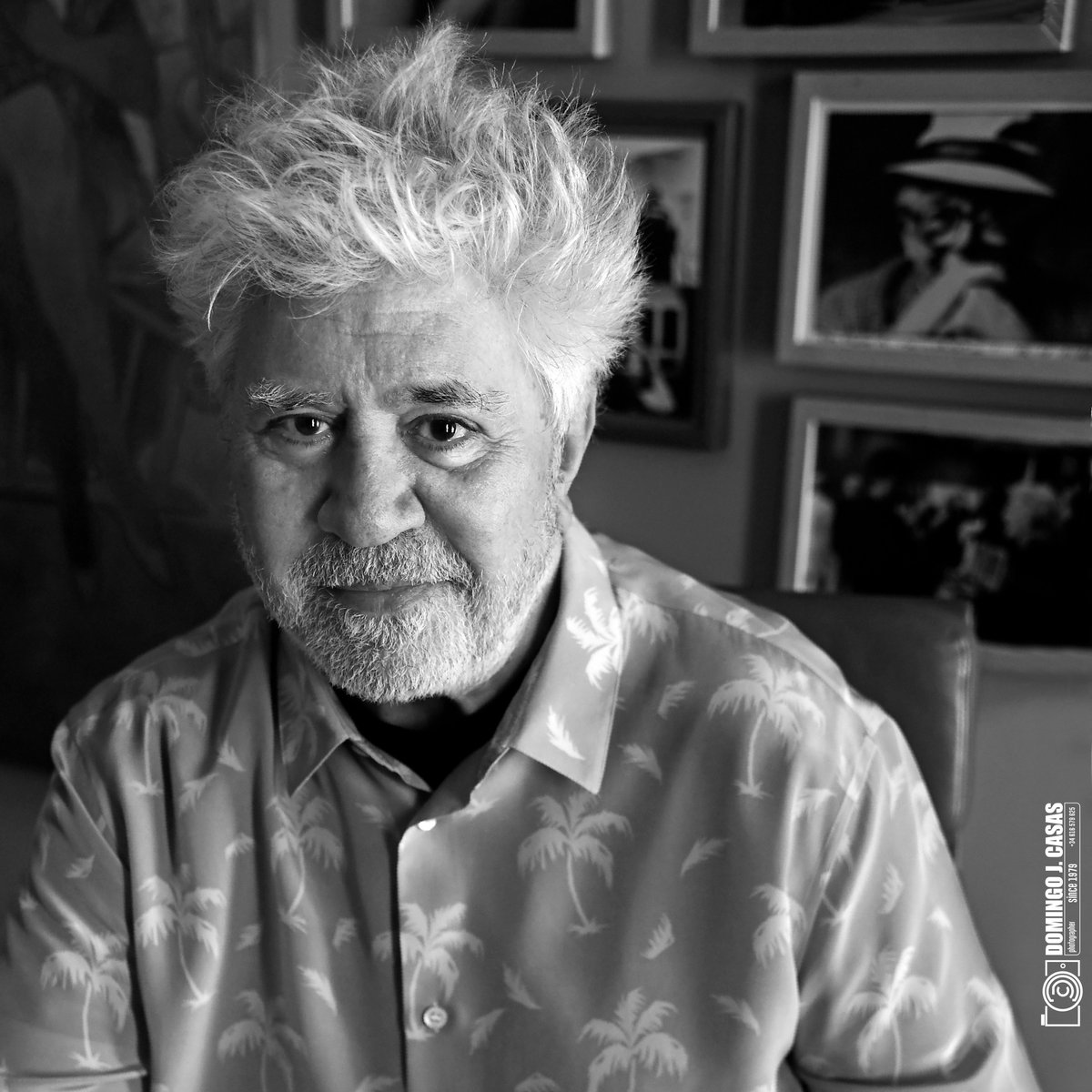 mucho tiempo sin pisar por aqui . De una sesion del año pasado a #PedroAlmodovar en <a href="/eldeseo/">el deseo</a> #photocredit by <a href="/DomingoJCASAS/">Domingo J. Casas</a>