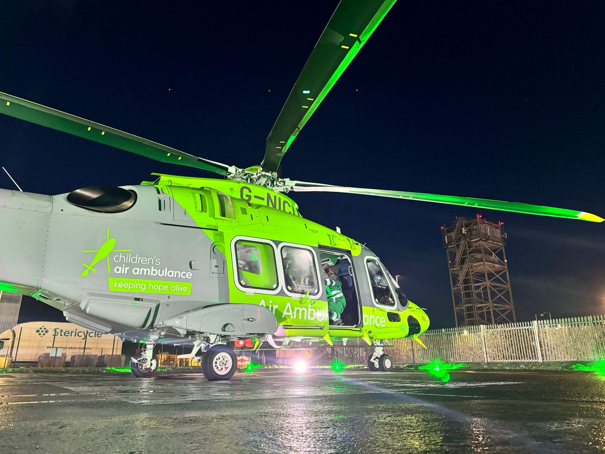 On Saturday, our crew worked alongside the clinical partner team @STRS_Evelina to safely transfer a patient and parent in just 28mins. The same journey by road would have taken nearly 1hr 37mins 💚 #childrensairambulance #charity #donate