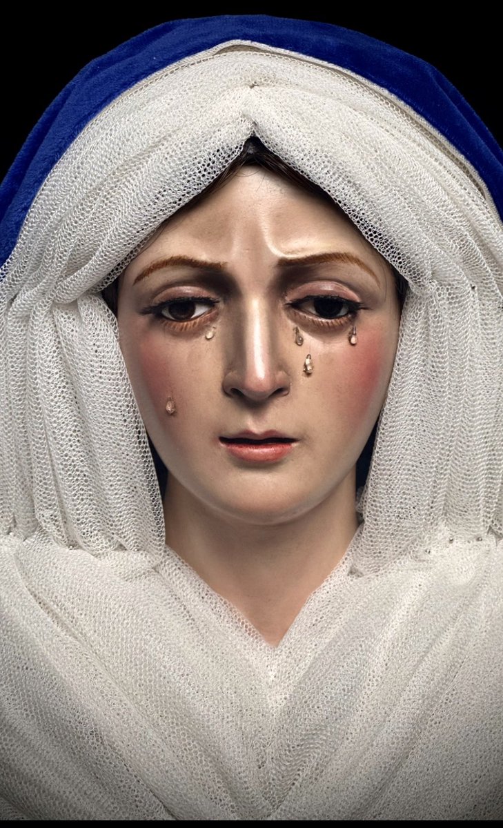 Réplica de La Esperanza Macarena en 90 cm. Madera de cedro policromada. Tenía muchas ganas de hacerla desde hace muchos años.