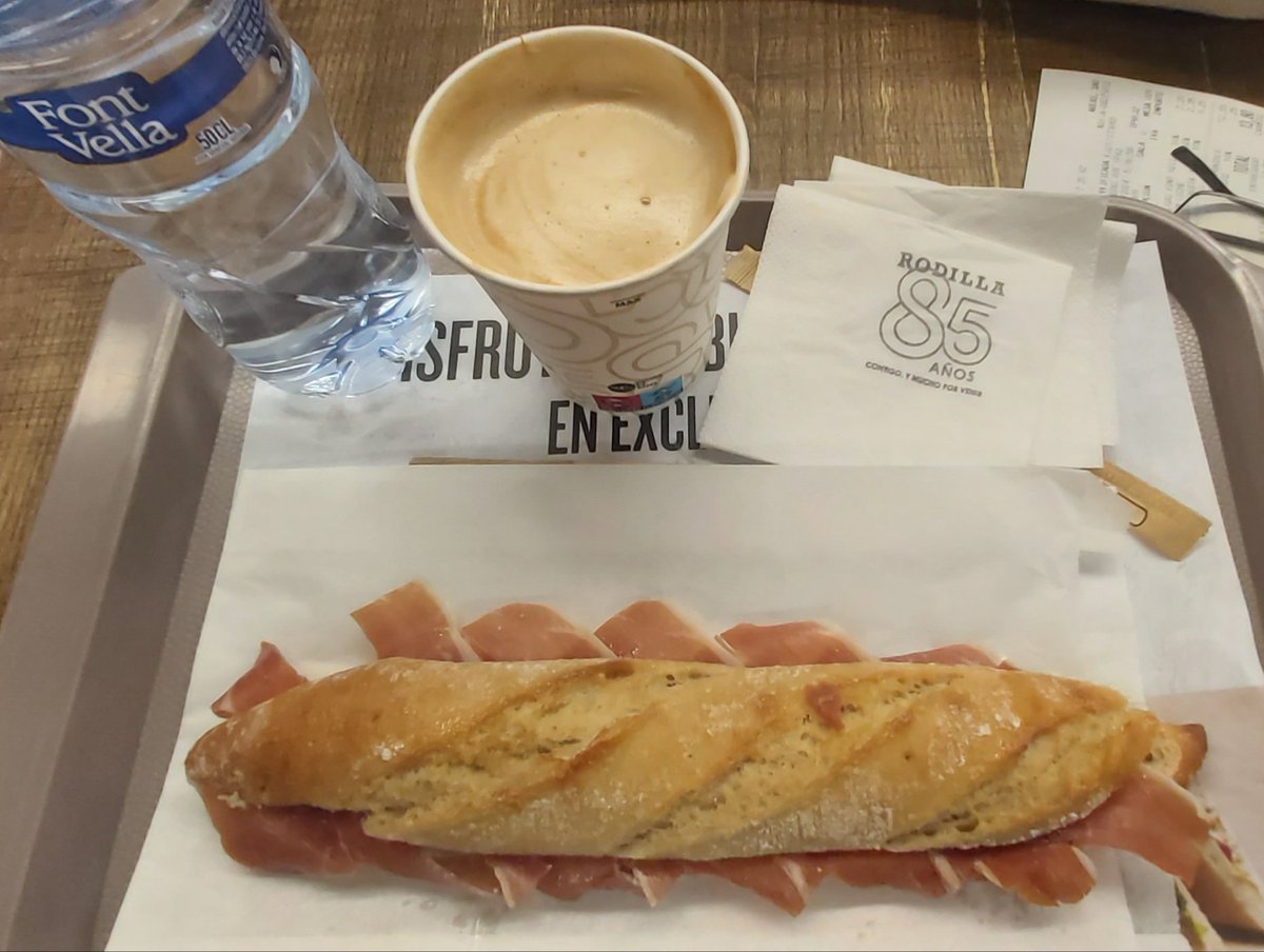 AlbertoLeraH's tweet photo. ¡¡ MWC 2024, allá vamos !! Mejor tomar un buen desayuno para aguantar lo que queda de día 😅
#MWC2024 #MWC24 #MWC https://t.co/oauzpOyM2c