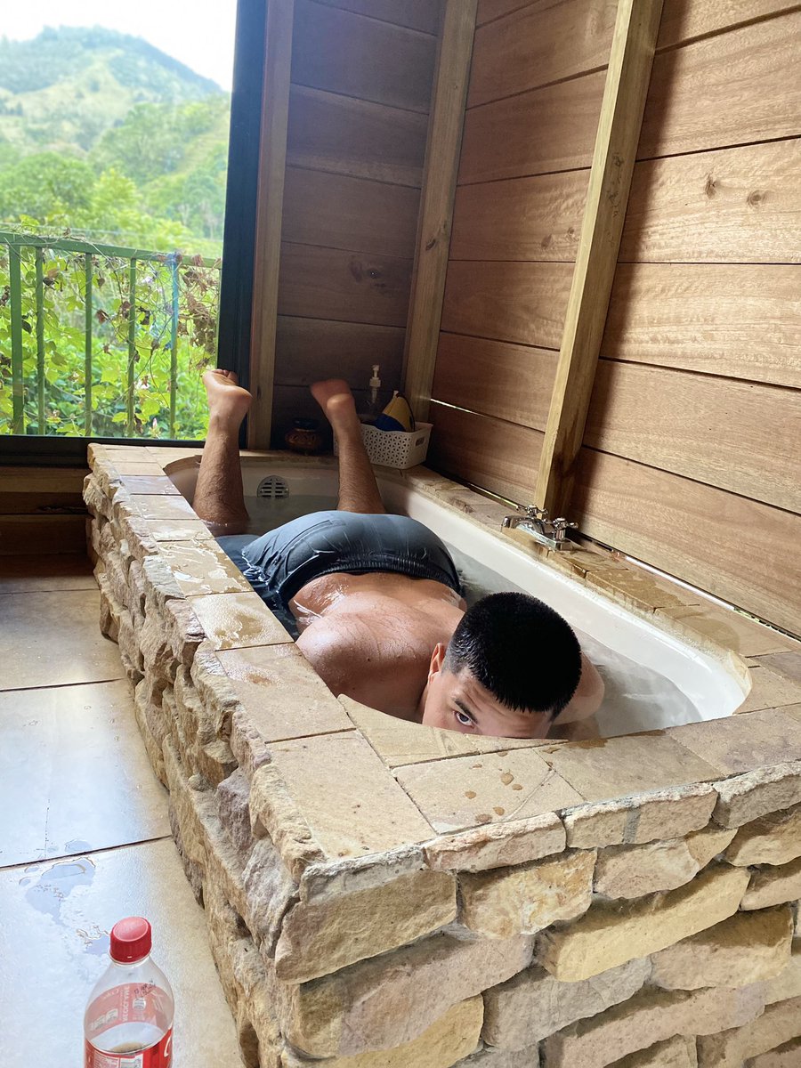 JoseMir04500418's tweet image. “Dudé mucho en subir esta foto, pero me encanta como me veo y la subo para mí misma. Me costó mucho aprender a amarme” #AutoLove #Quierete #KilitosDeMás