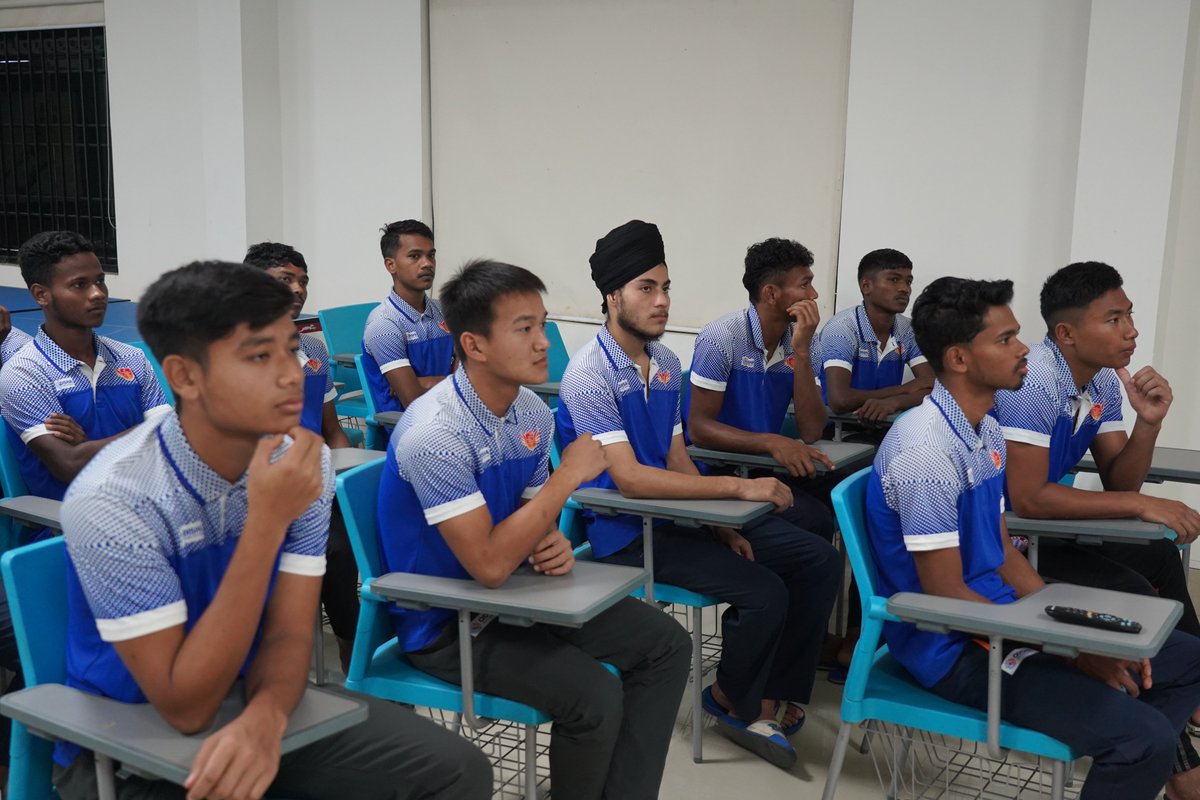 🌟 Acknowledging Academic Brilliance! The standout performer Swadhin Lugun at Odisha Naval Tata Hockey HPC excels in academics📚. He received the "Best Performer of the Quarter (October 2023- December 2023)".

#hockey #Odisha #navaltatahockey #sportsodisha #TataTrusts