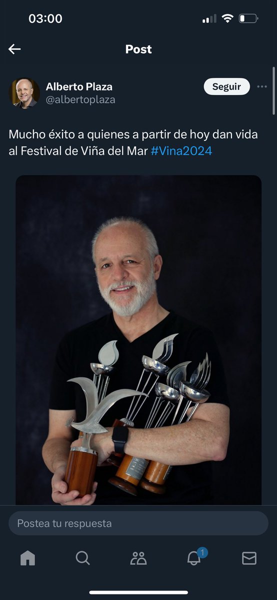 NicoLiss88's tweet photo. Pensé que era un meme, pero no, este señor es patético 🤣🤣 Ya me imagino subiendo una foto con mi título para desear suerte a los jóvenes que dan la PAES!  Trágame tierra de caer en una estupidez como la de este señor. #Vina2024 Amigo supéralo nadie te pesca, no existes. https://t.co/A15RBH1R2x