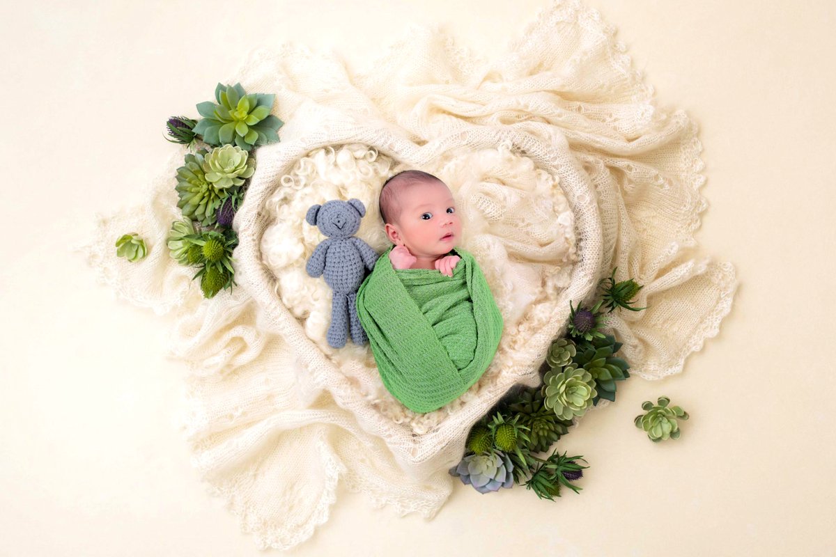 CrystalMedia20's tweet photo. "Capturing the sweetest moments of new beginnings".
This little one is a perfect blend of love and miracles.

.
#newbornphotography #newborn #newbornphotographer #babyphotography #newbornbaby #photography #babygirl #babyboy #newbornphotoshoot #familyphotography #newbornprops https://t.co/UIL9UieMy0