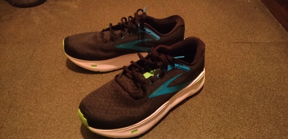 haruaki77777's tweet image. #大阪マラソン　悔しいレースでしたが、#Ghost15　で初めてフルを走って外反母趾の痛みゼロなのは大きかった！翌日のリカバリーランは　#GhostMax　のワイド。#アマゾン　で手に入れた輸入品。これまた外反母趾に良し😁　#brooksrunning #runhappy #みゃこん部　#ランラジ　#外反母趾ランナー