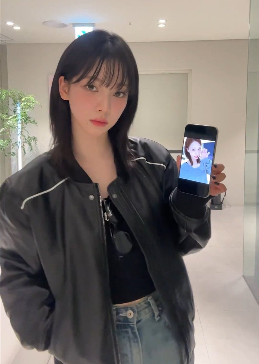 karwinwater's tweet photo. 하 꼴받아..
사랑이 이렇게 달콤할 수가 있는 거냐..
왜 이렇게 좋아 죽는 연애 하는 건데 즴읝아 https://t.co/N5MCCn2YTj