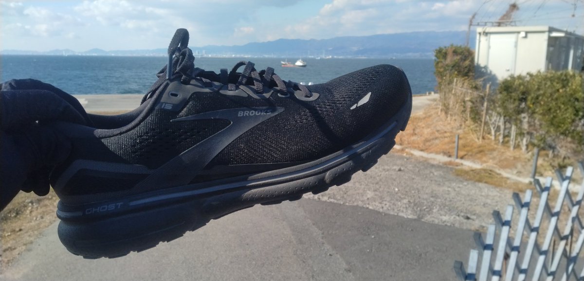 haruaki77777's tweet image. #大阪マラソン　悔しいレースでしたが、#Ghost15　で初めてフルを走って外反母趾の痛みゼロなのは大きかった！翌日のリカバリーランは　#GhostMax　のワイド。#アマゾン　で手に入れた輸入品。これまた外反母趾に良し😁　#brooksrunning #runhappy #みゃこん部　#ランラジ　#外反母趾ランナー