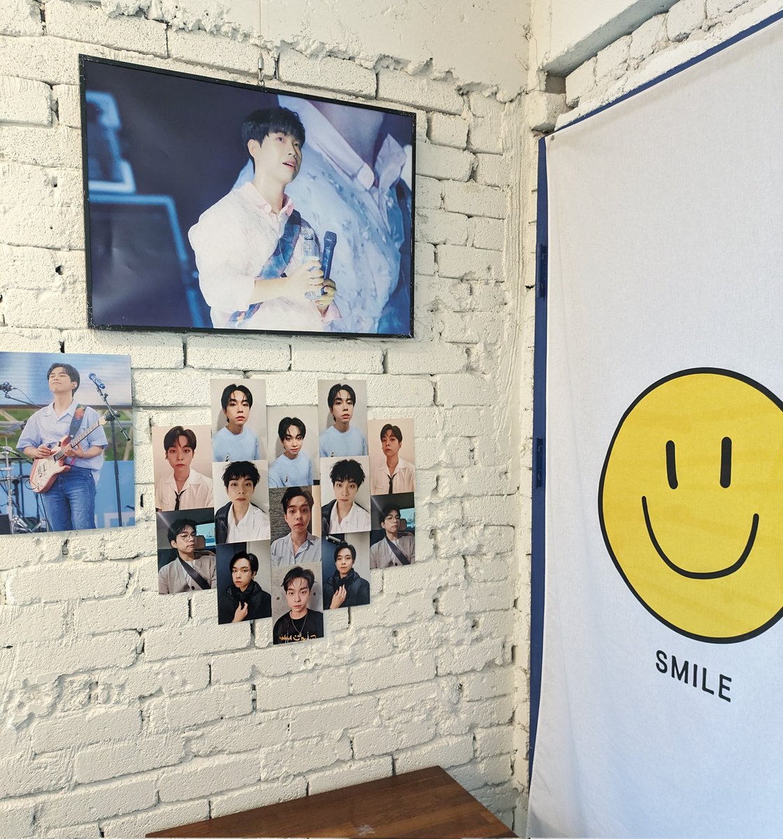 lucy_ot4's tweet photo. 💙 #HAPPY_YEOPPY_BIRTHDAY 
💙 #상엽아_행복한_생일_보내렴_굳
친절한 왈왈이들과 트레카를 거래하며 즐거운 시간을 보냈어 💌
특히 오근룩 계단이 좋았어 ㅋㅋㅋ https://t.co/IIYsAYRX4v