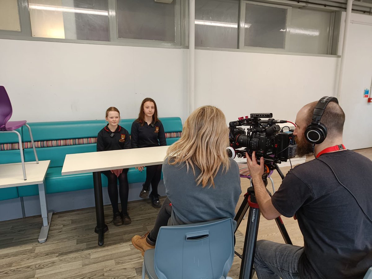 YsgolLlanhari's tweet photo. Cyffrous iawn i gychwyn ar ein prosiect hyrwyddo addysg cyfrwng Cymraeg ar y cyd ag ysgolion Cymraeg @RCTCouncil @CyngorRhCT Diwrnod 1 ffilmio ✅ So pleased to be a part of the video promoting Welsh Medium provision in RCT with other schools. Thanks to all contributors on Friday! https://t.co/ww4AyI5E42