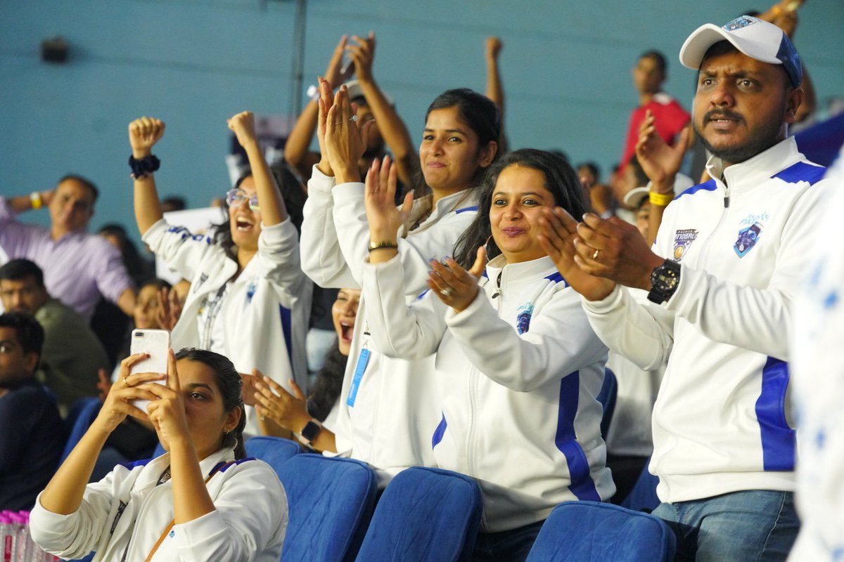 PHLIndia's tweet photo. Shoutout to the incredible fans who bring the spirit of handball alive at every Premier Handball League game! 🤩 From the cheers to the chants, your unwavering support means everything to us!
.
.
.
.
#PHLIndia #phlindia #premierhandballleague #itsadifferentballgame #handballindia https://t.co/2H6NtYOfEc
