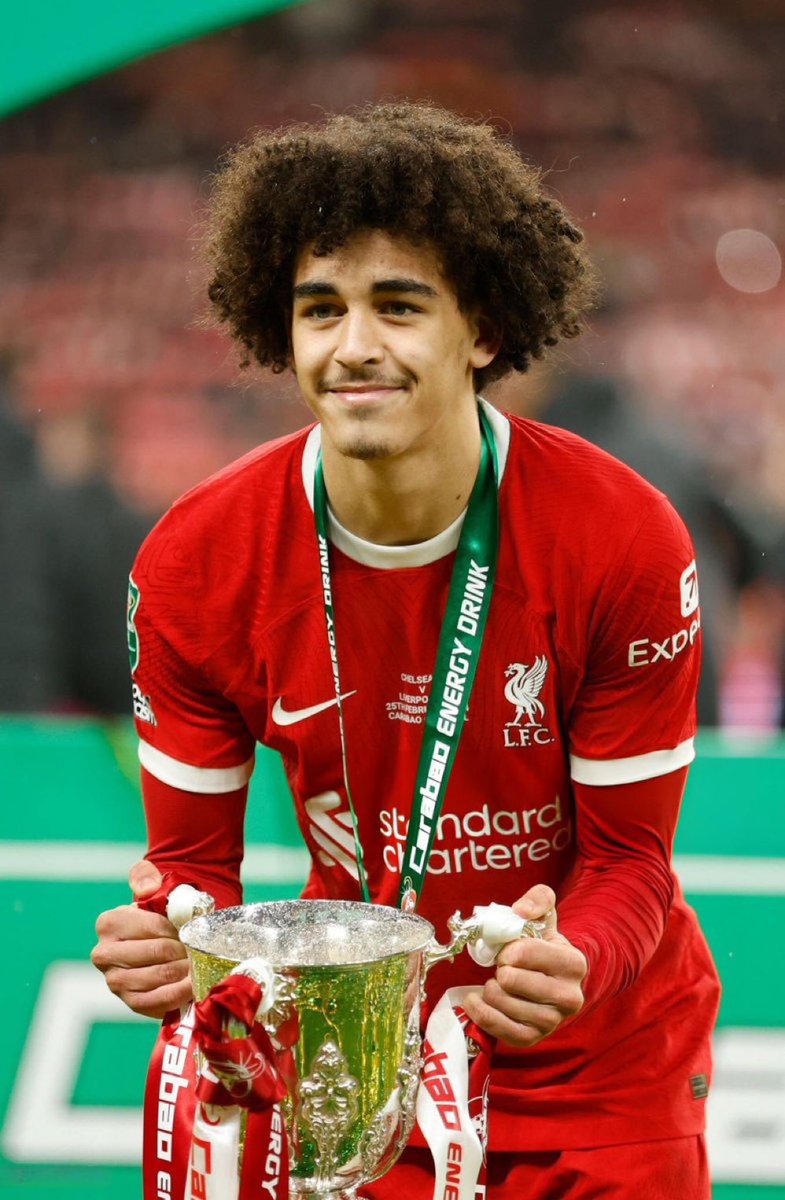 LFCApproved's tweet image. The last time Everton won a trophy Neil Danns was a 13 year old school kid.

This isn’t Neil Danns, this is his son Jayden at 18 years old.