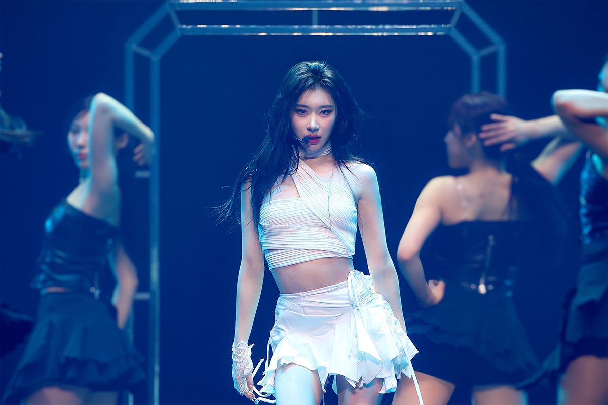 ITZYofficial's tweet photo. ITZY <BORN TO BE> 월드투어, K팝 대표 퍼포머 존재감 폭발!
밴드 사운드 더한 대표곡 퍼레이드부터 자작곡 무대까지!!

https://t.co/Z9kvXt8uHN

#ITZY #MIDZY @ITZYofficial
#ITZY_BORNTOBE 
#ITZY_WORLD_TOUR https://t.co/GulfJLJyvx