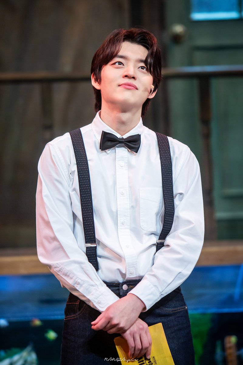 240225 #홀연했던사나이 막공 무대인사   

승돌 #윤재호

객석 여기저기 눈에 꼭꼭 담고 있던 재호 ✨