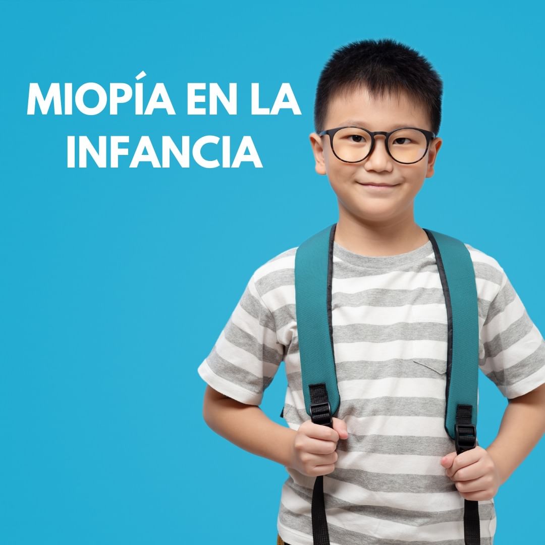 La #miopía se desarrolla generalmente durante la #infancia.
El mayor uso de la visión de cerca y la menor exposición a la luz natural influye en su aparición.
No olvides revisar la visión de tu hijo con un profesional de la visión. ¡Pide cita en <a href="/AFFLELOU_OPTICO/">ALAIN AFFLELOU</a> de #LosValles!