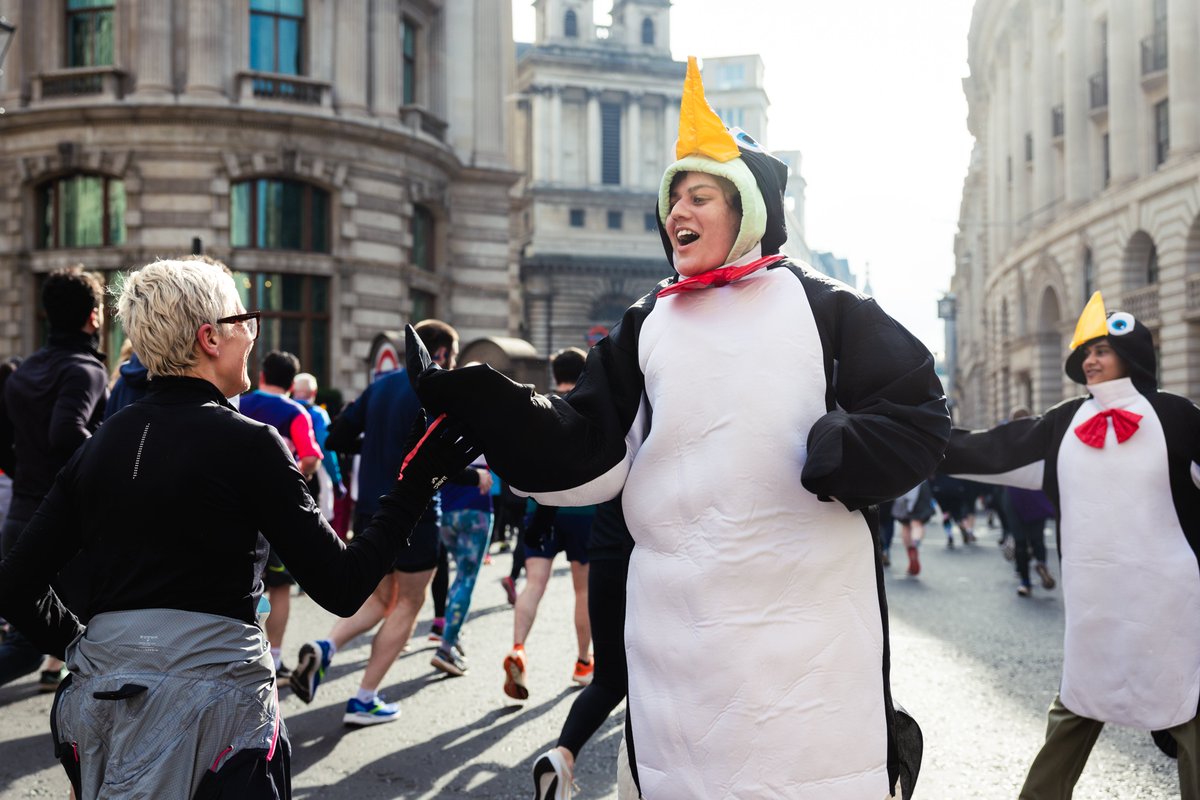 👏 A round of applause for our incredible volunteers 👏 Yesterday hundreds of people gave up their time to store bags, party as penguins, hand out medals, and so much more. Events like this would not be possible without their dedication. Thank you 💙 #WinterRun