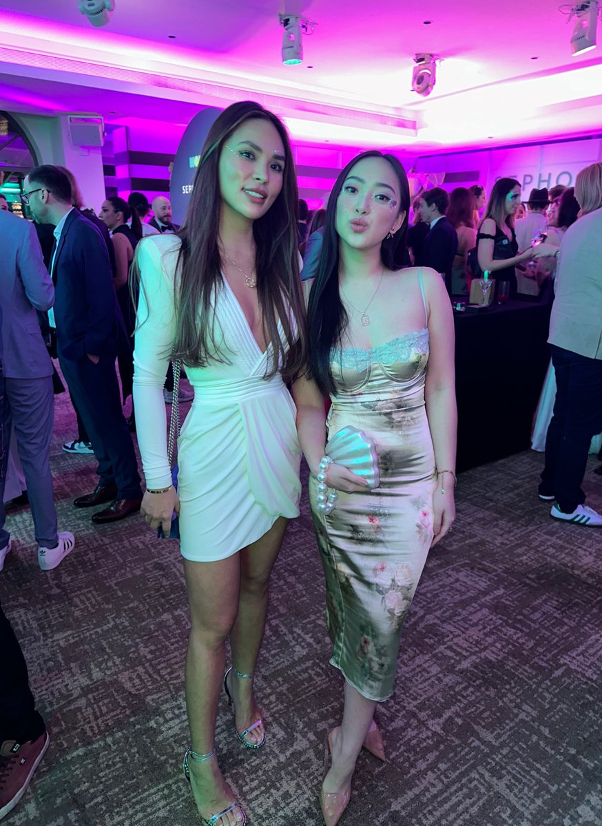 8sianmom tweet media
