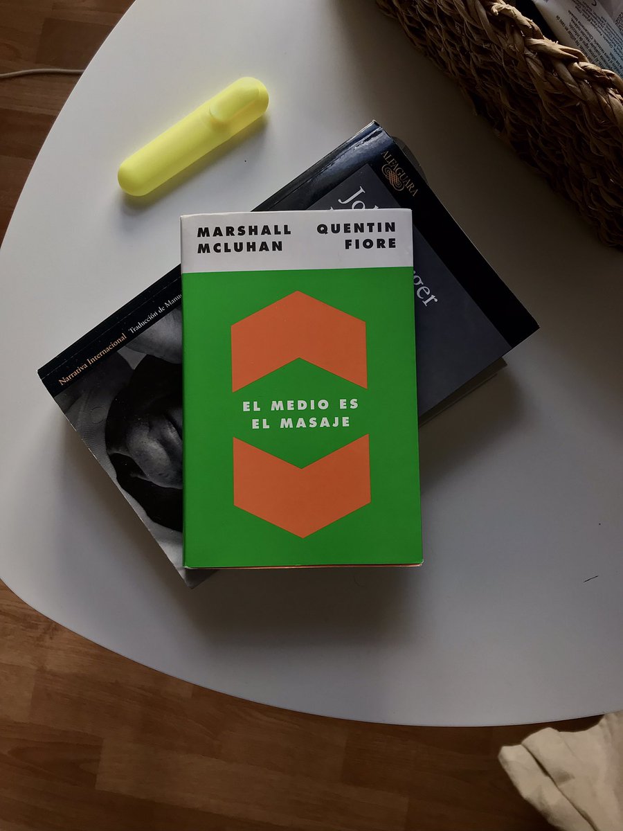 Tanto escuchar el podcast de Javier Cañada, he caído en las riendas de McLuhan