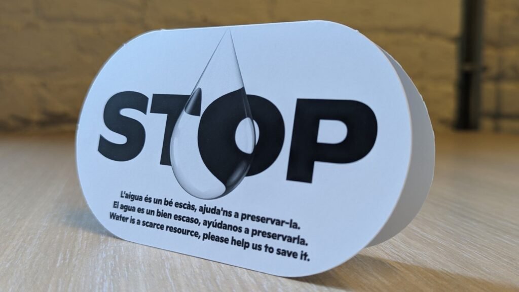 AssBarrisDT's tweet photo. Molt similars la campanya de @govern, MWC i @gremihotelsbcn 🤔
- focus en els turistes, no en el sector que se'n beneficia
- ho fia tot a l'autoregulació.
Per al sector turístic, restriccions d'activitat econòmica, no domèstiques!
#NoEnRaja #ForaLobbies
#DecreixementTurístic JA! https://t.co/5fEluiWruB