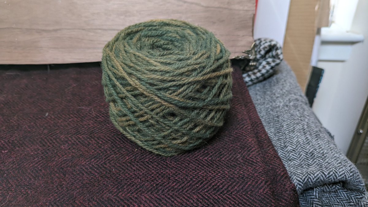 Did you know the #Vikings loved their colours in their clothing and accessories? They had to get creative about it though.

This yarn was naturally dyed in a similar manner to how they would have had to do it 

What do you think was used to make this colour?

#history #naturaldye