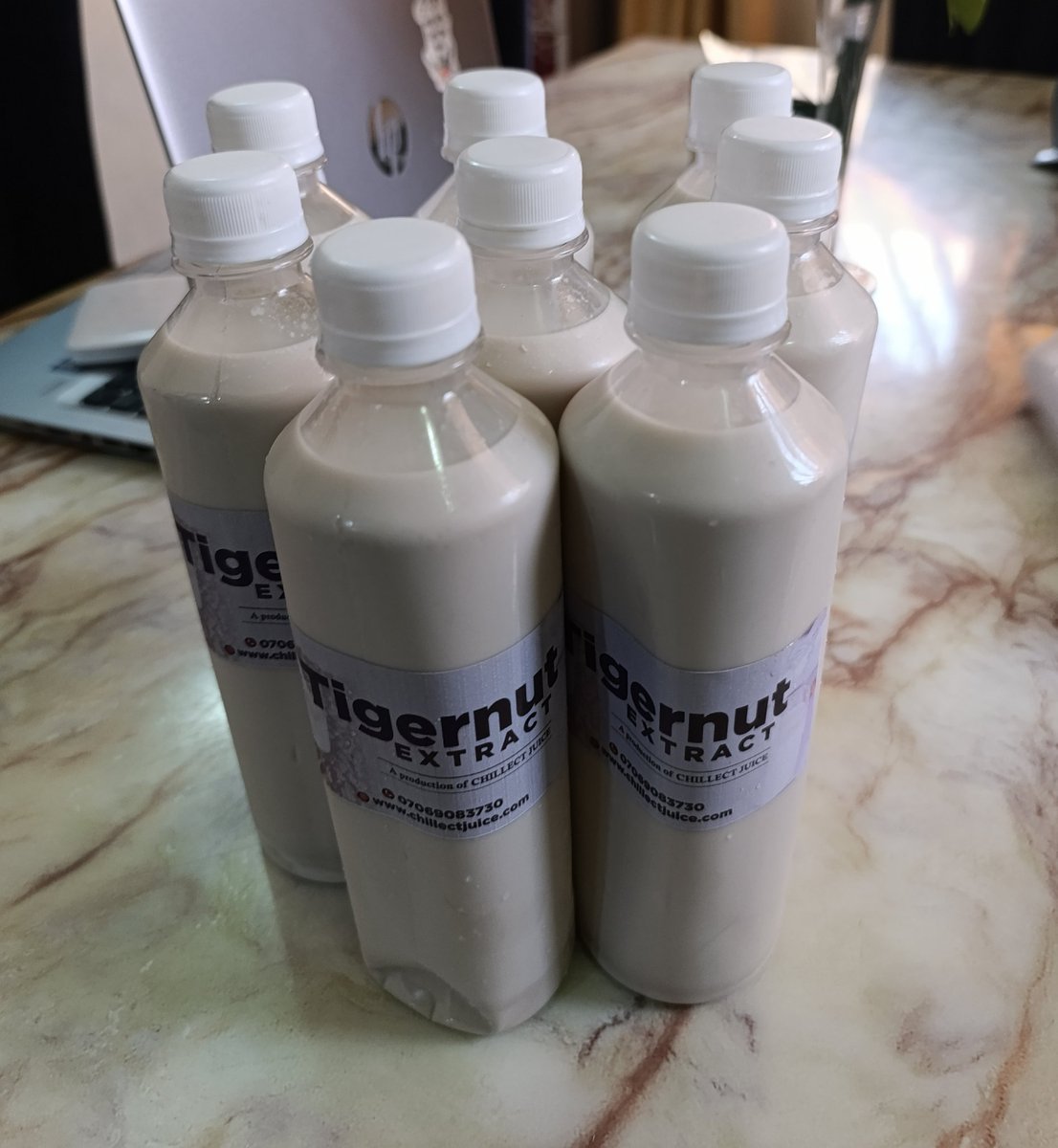 MunTheShinobi's tweet photo. The amazing @z_zulaykha gave me bottles of Tiger Nut Extract (Kunun Aya) from her company @Chillect_Juice all for free.

It tastes so so good, one of the best kunun aya I've tasted.

My Kaduna fam please patronize her. E https://t.co/5hrXdkqDJW