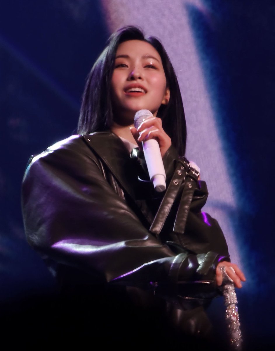 류지나 왜캐 잘생겼니😭💕

#ITZY #류진 #RYUJIN @ITZYofficial