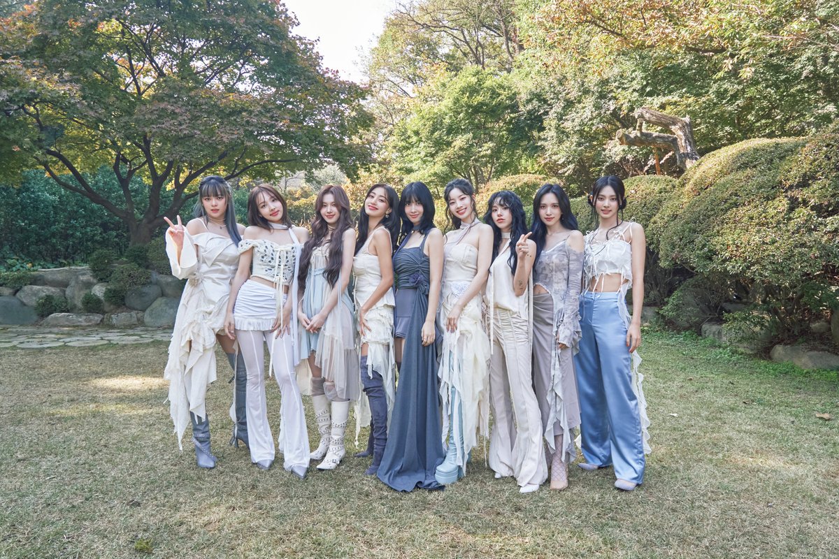 JYPETWICE's tweet photo. "With YOU-th" is this week’s Favorite New Music on @billboard✨
Check out this fan-favorite album if you haven't already 🎧

https://t.co/IXEUskgtO8

+*:ꔫ:* 𝐿𝑖𝑠𝑡𝑒𝑛 𝑂𝑁𝐸 𝑆𝑃���𝑅𝐾 *:ꔫ:*+
https://t.co/MBovwtBJEr

+*:ꔫ:* 𝐿𝑖𝑠𝑡𝑒𝑛 𝑊𝑖𝑡ℎ 𝑌𝑂𝑈-𝑡ℎ *:ꔫ:*+
https://t.co/iL7T6aQQYZ

#TWICE #트와이스
#WithYOUth❤‍🔥 #ONESPARK💥
