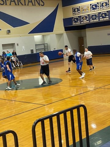 Stacey0430's tweet photo. Congratulations to the Alief Superstars for taking the Gold at their area basketball tournament @AliefISD @AliefSped @SOTexas https://t.co/rjYhr91a7d